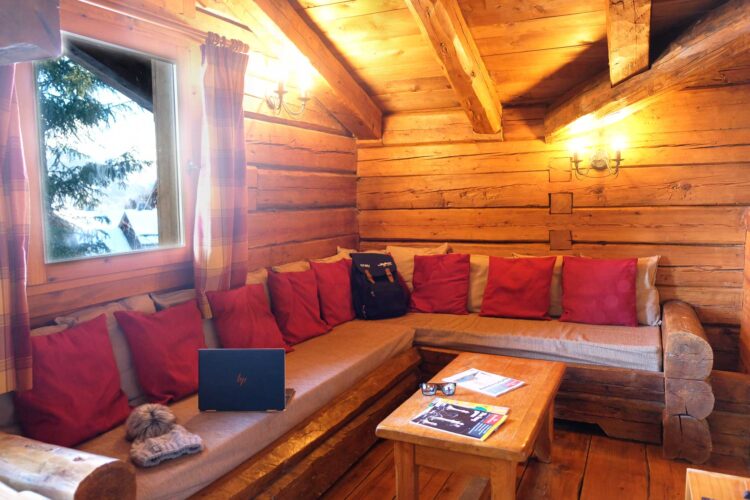 Chalet Elliot East - La Tania - Living room