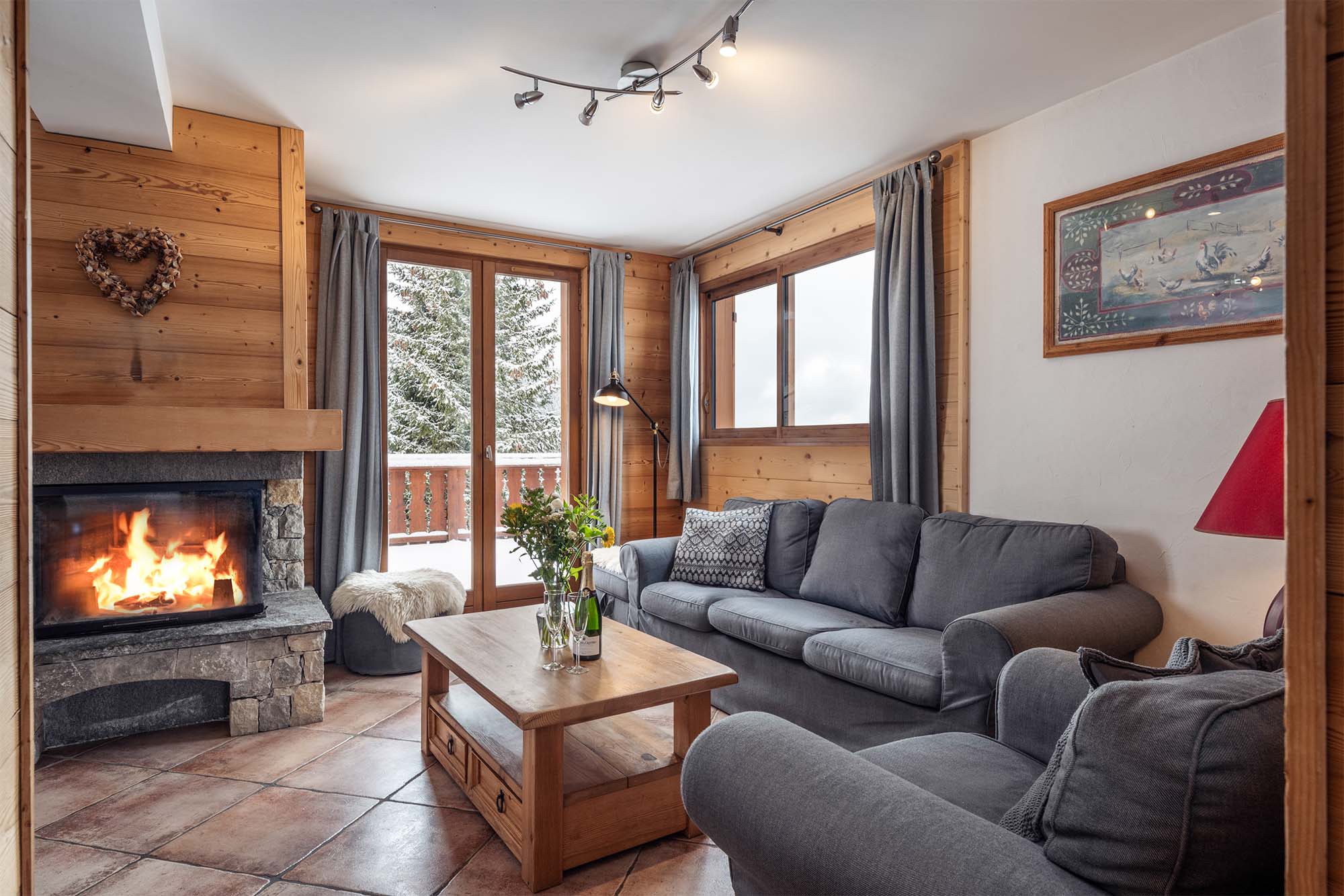 Chalet L'Arclusaz Meribel dining room